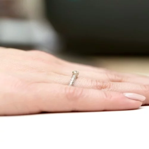 Pierścionek z Brylantami 0,36ct z żółtego złota próby 585. W-0200